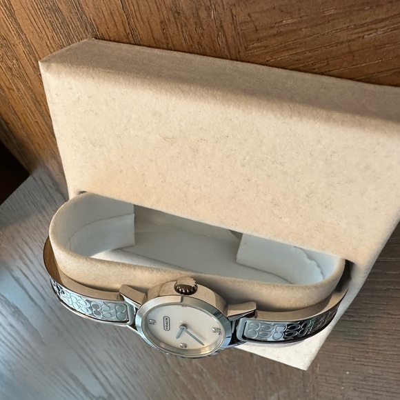 Coach silver bangle watch - Picture 7 of 10